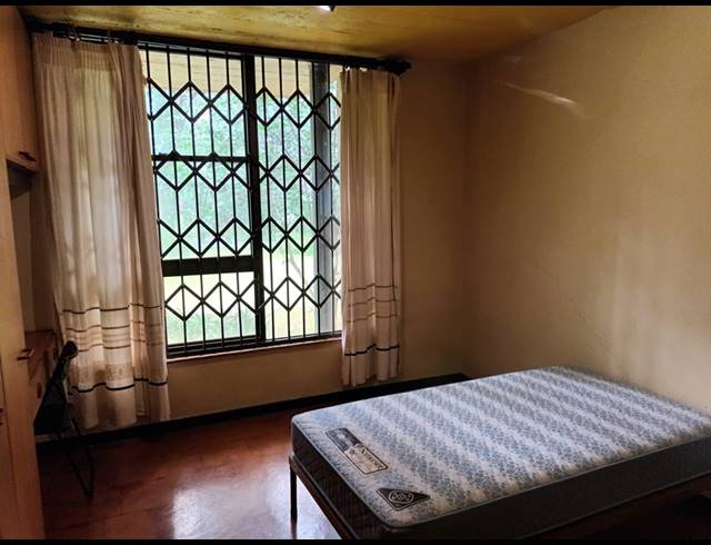 10 BEDROOM FREESTANDING TO LET IN EQUESTRIA